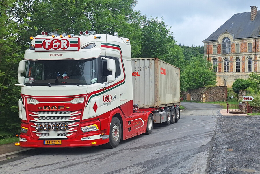 Fr
                  Transport